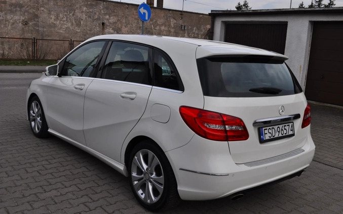 Mercedes-Benz Klasa B cena 49900 przebieg: 142000, rok produkcji 2014 z Drezdenko małe 781